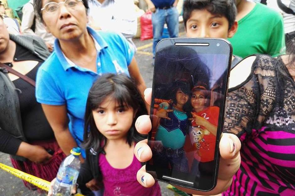 Esta es la fotograf&iacute;a de &Aacute;ngela y Ver&oacute;nica, las v&iacute;ctimas del incendio de La Terminal. (Foto: Gustavo M&eacute;ndez)