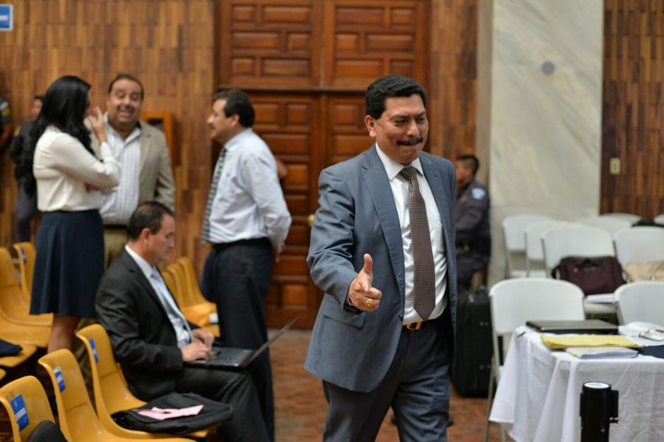 El abogado Francisco Garc&iacute;a Gudiel ingresa a la sala de vistas. (Foto: Wilder L&oacute;pez/Soy502) 
