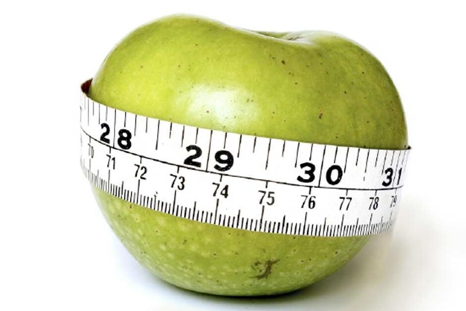 Es recomendable reconocer cu&aacute;les son las frutas m&aacute;s cal&oacute;ricas y reducir las porciones. (Foto: Archivo)