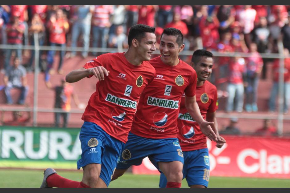 Jos&eacute; Carlos "el Flaco" Mart&iacute;nez  se estren&oacute; como goleador de Municipal. (Foto: Luis Barrios/Soy502)