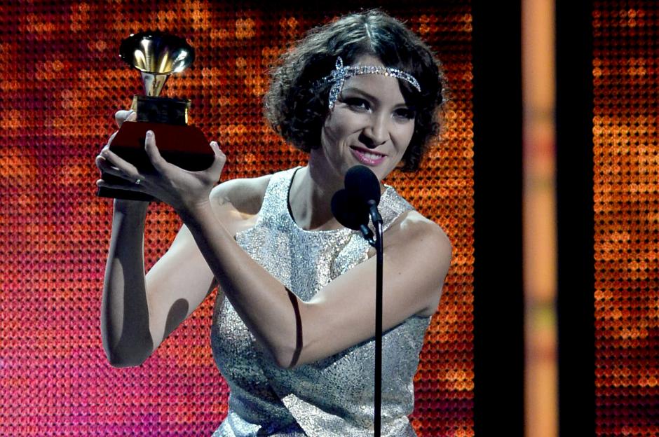 La guatemalteca Gaby Moreno recibió su primer Latin Grammy por Nuevo Artista del Año en Las Vegas. (Foto: EFE)