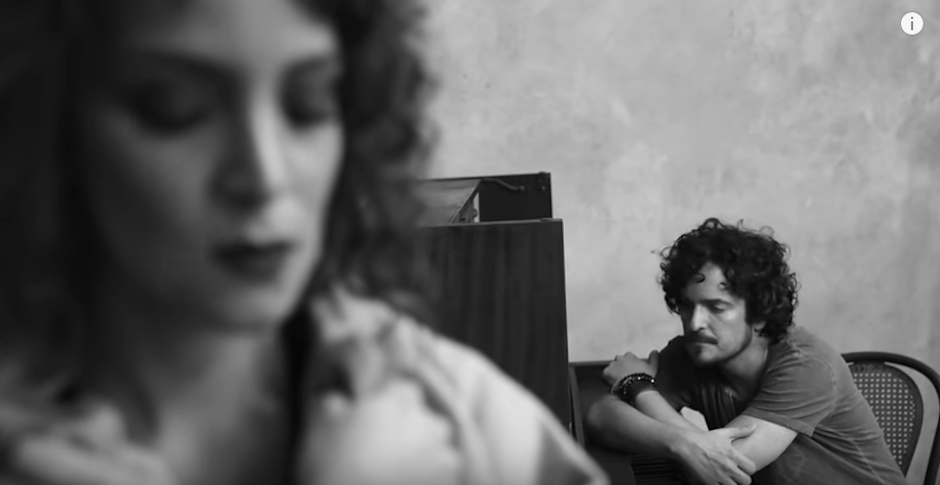 El primer invitado que anuncia Gaby Moreno a su III Festival Acústico es Tommy Torres. (Foto: Youtube)&nbsp;