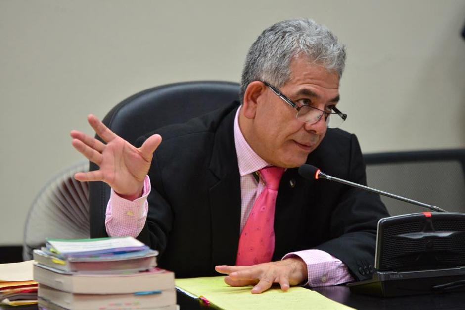 El "honorable juzgador", Miguel &Aacute;ngel G&aacute;lvez, fue se&ntilde;alado durante la audiencia del ex mandatario Otto P&eacute;rez de confuso y no explicar bien sus argumentos. (Foto: Jes&uacute;s Alfonso/Soy502)