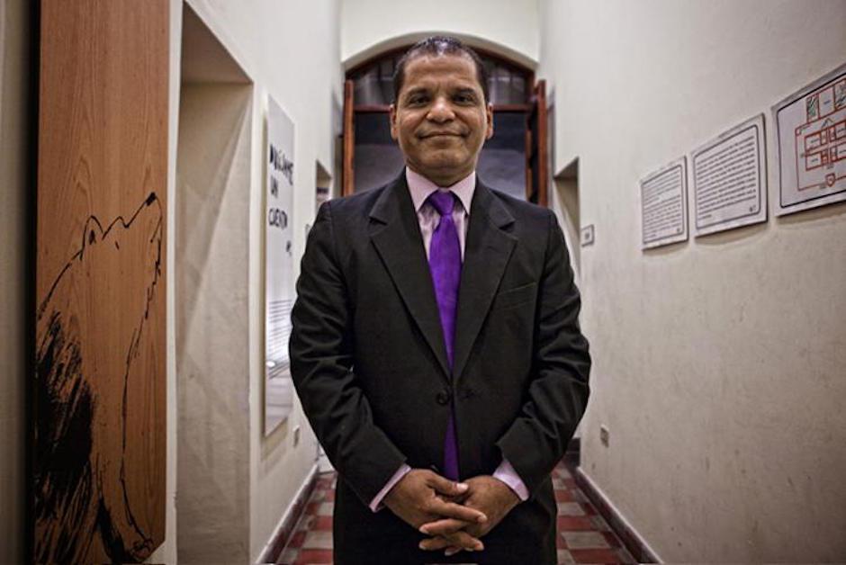 Una investigaci&oacute;n publicada por el medio digital elfaro.net revela v&iacute;nculos directos entre el viceprecidente de El Salvador, &Oacute;scar Ortiz y Jos&eacute; Ad&aacute;n Salazar Uma&ntilde;a. (Foto: elfaro.net)