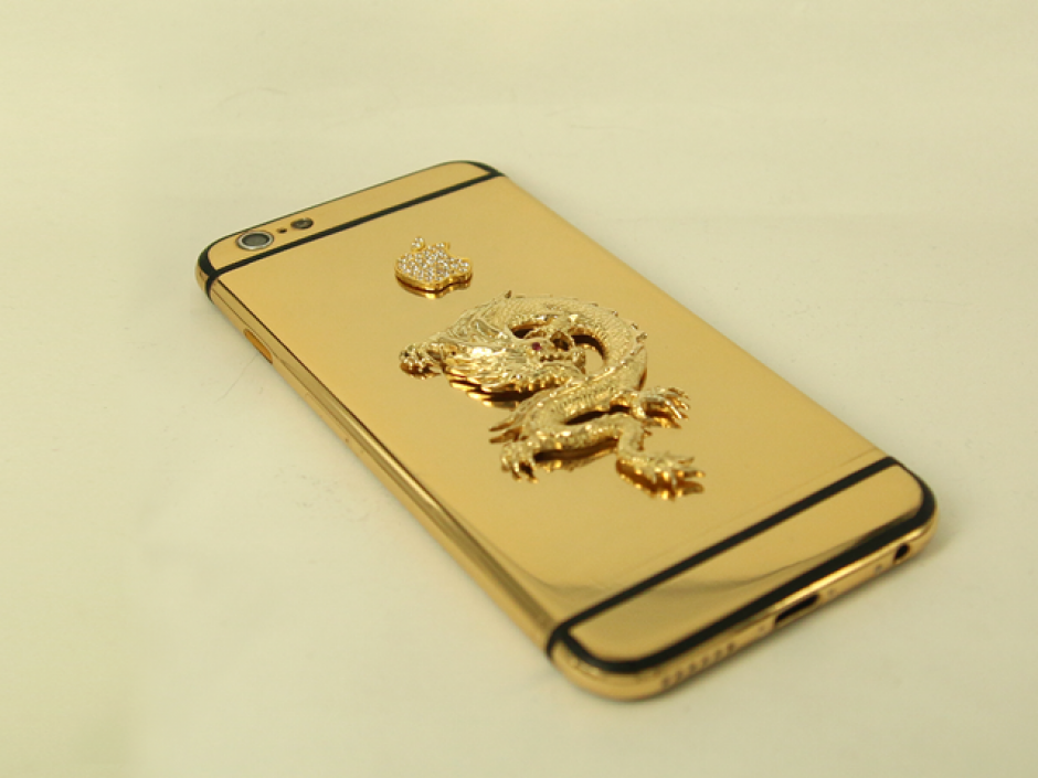 Un dragón de oro fue pulido en la carcasa del iPhone 6 en Vietman. (Foto: Karalux)
