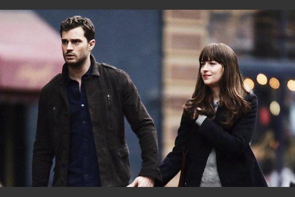 En los adelantos de la nueva pel&iacute;cula se observa c&oacute;mo Christian Grey le pide matrimonio a Anastasia. (Foto: girabsas.com)
