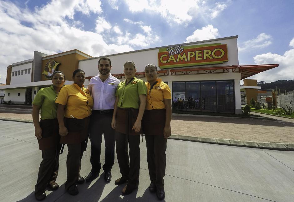 La remodelaci&oacute;n del restaurante de Cardales, ubicado en zona 16, gener&oacute; 120 empleos directos e indirectos. (Foto: Marcelo Jim&eacute;nez/Soy502 )