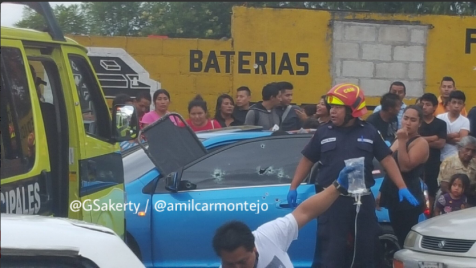 Dos heridos y un muerto dej&oacute; el ataque armado en la colonia Ciudad de Plata. (Foto: Twitter/@gsakerty)