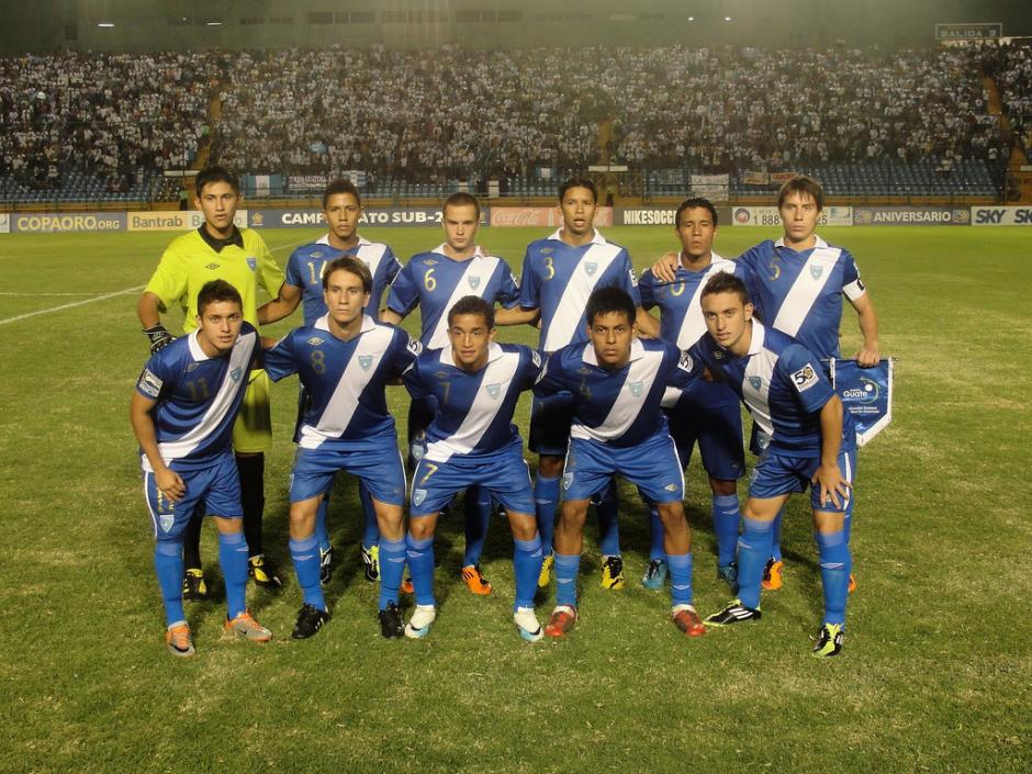 Este fue el once inicial que consigui&oacute; el boleto a la Copa del Mundo Sub-20. Arriba, de izquierda a derecha, Jos&eacute; Garc&iacute;a, Jos&eacute; Lemus, Javier Del &Aacute;guila, Manuel Moreno, Gerson Lima y El&iacute;as V&aacute;squez. Abajo, Kendel Herrarte, Jos&eacute; Castillo, Marvin Ceballos, William Ram&iacute;rez y Henry L&oacute;pez.