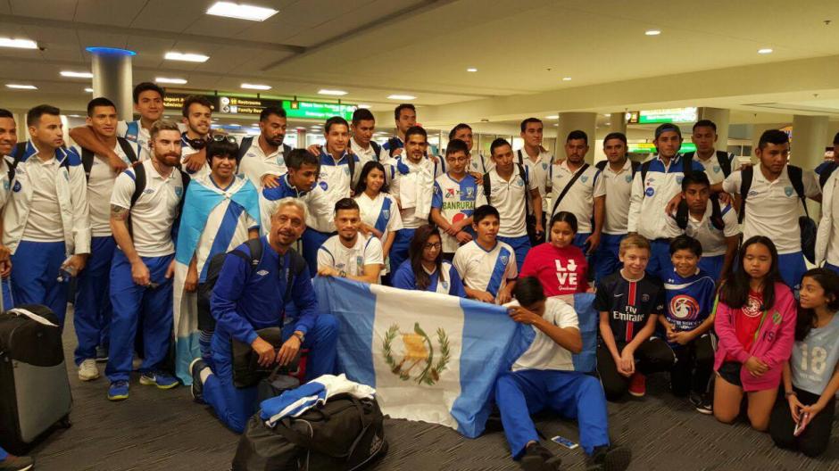 Los seleccionados nacionales fueron recibidos por ni&ntilde;os guatemaltecos que viven en Estados Unidos. (Foto: Edson Aldana/Enviado de la ACD)