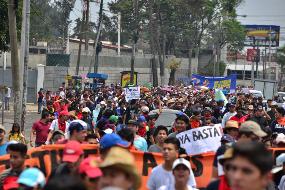 Estudiantes de la Usac hicieron un recorrido hasta la Plaza Central. (Foto: Archivo/Soy502)