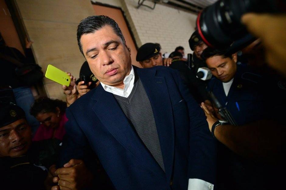 El exsecretario general de Presidencia, Gustavo Martínez, fue trasladado a Torre de Tribunales. (Foto: Wilder López/Soy502)&nbsp;