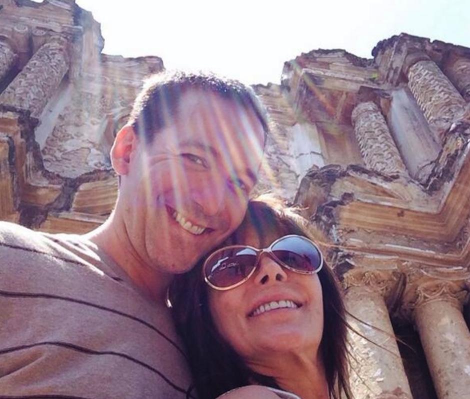 La int&eacute;rprete mexicana visit&oacute; la Antigua Guatemala, tras su presentaci&oacute;n. (Foto: twitter/Alejandra Guzm&aacute;n)&nbsp;