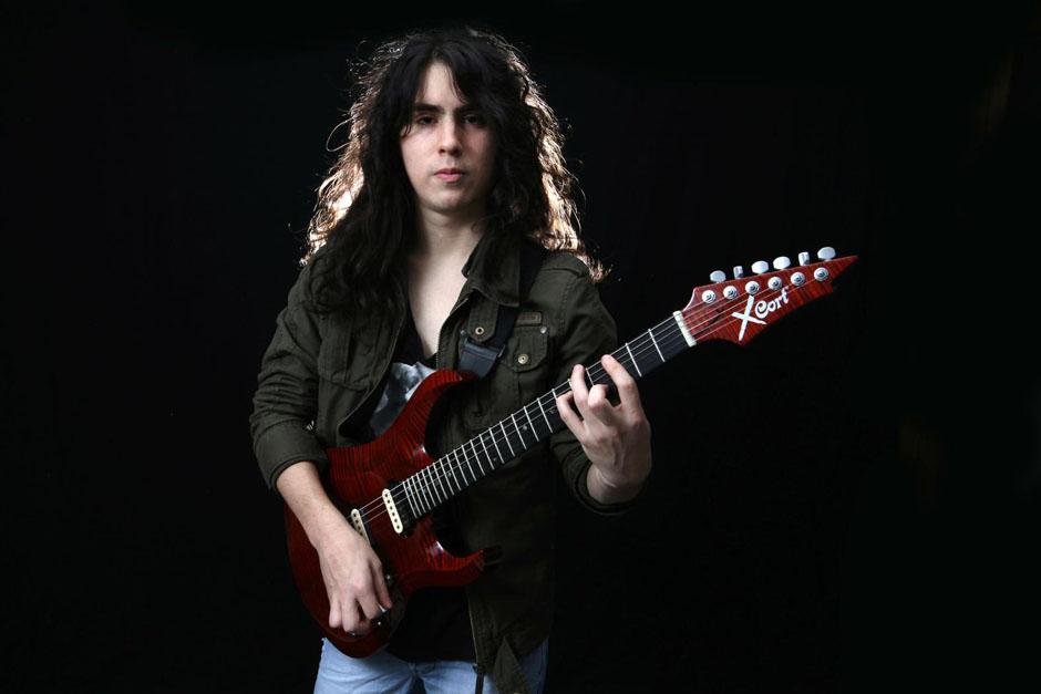 El famoso actor brit&aacute;nico Christopher Lee y el guatemalteco Hedras Ramos, hacen voz y guitarra en el nuevo disco de villancicos navide&ntilde;os metaleros. (Foto: Archivo)