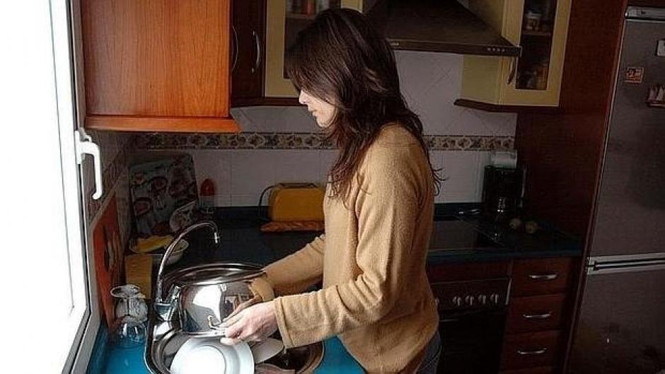 Mujer italiana podr&iacute;a pasar entre dos y seis a&ntilde;os de prisi&oacute;n por no realizar suficientes tareas dom&eacute;sticas. (Foto: www.abc.es)