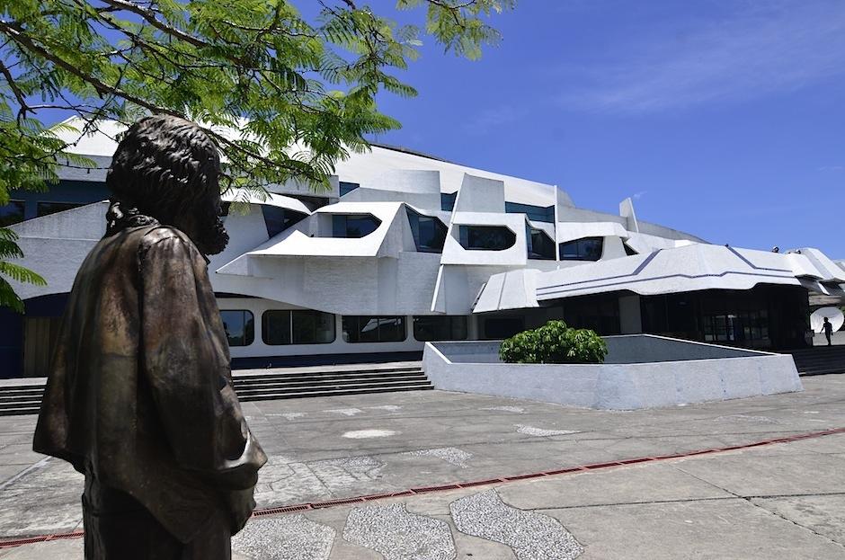 El maestro Efra&iacute;n Recinos recibir&aacute; un emotivo homenaje. (Foto: Selene Mej&iacute;a/Soy502) 
