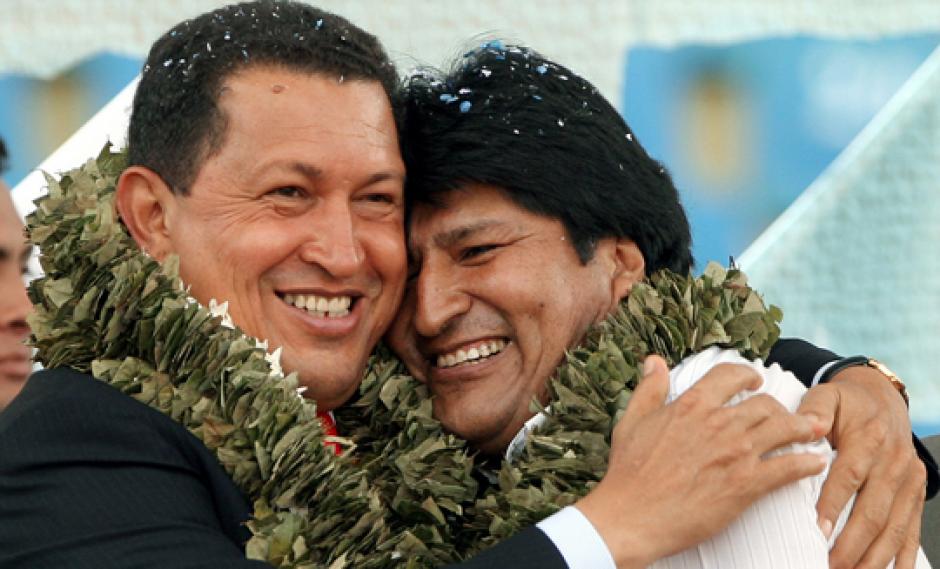 Hugo Ch&aacute;vez y Evo Morales fueron grandes amigos. (AFP)