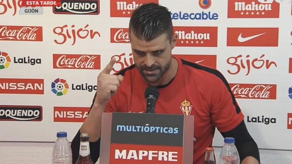 El portero Iv&aacute;n Cuellar se molest&oacute; mucho con un periodista. (Foto: Captura de pantalla)