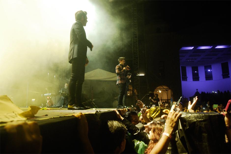 A pesar de la lluvia, Il Volo ofreci&oacute; anoche un concierto en Paseo Cayal&aacute;, zona 16, Guatemala. &nbsp;(Jes&uacute;s Alfonso/Soy502)
