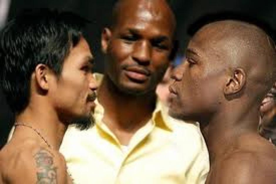 Floyd Mayweather espera definir su pr&oacute;ximo rival el 2014, por lo que Manny Pacquiao anunci&oacute; que combatir&iacute;a gratis. (AFP)