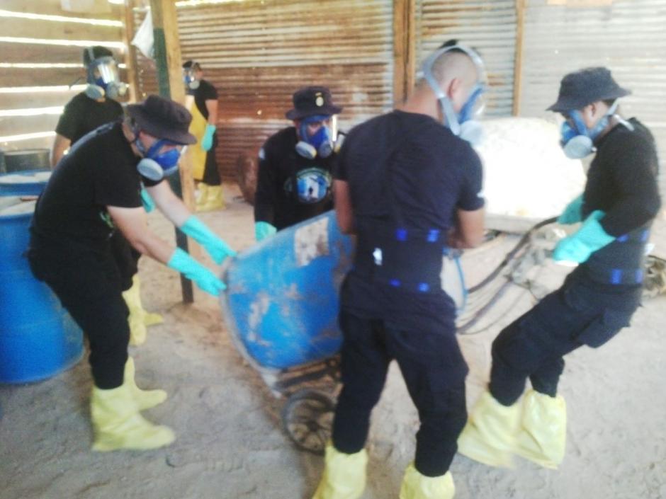 La Polic&iacute;a Nacional Civil encontr&oacute; un laboratorio en el que se preparaba drogas sint&eacute;ticas. (Foto: PNC)