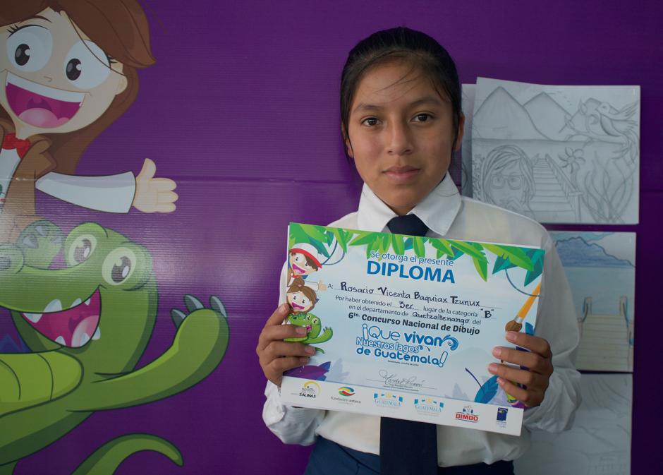Rosario Baquiax, una de las ni&ntilde;as ganadoras del Concurso Nacional de Dibujo. (Foto: Soy502)