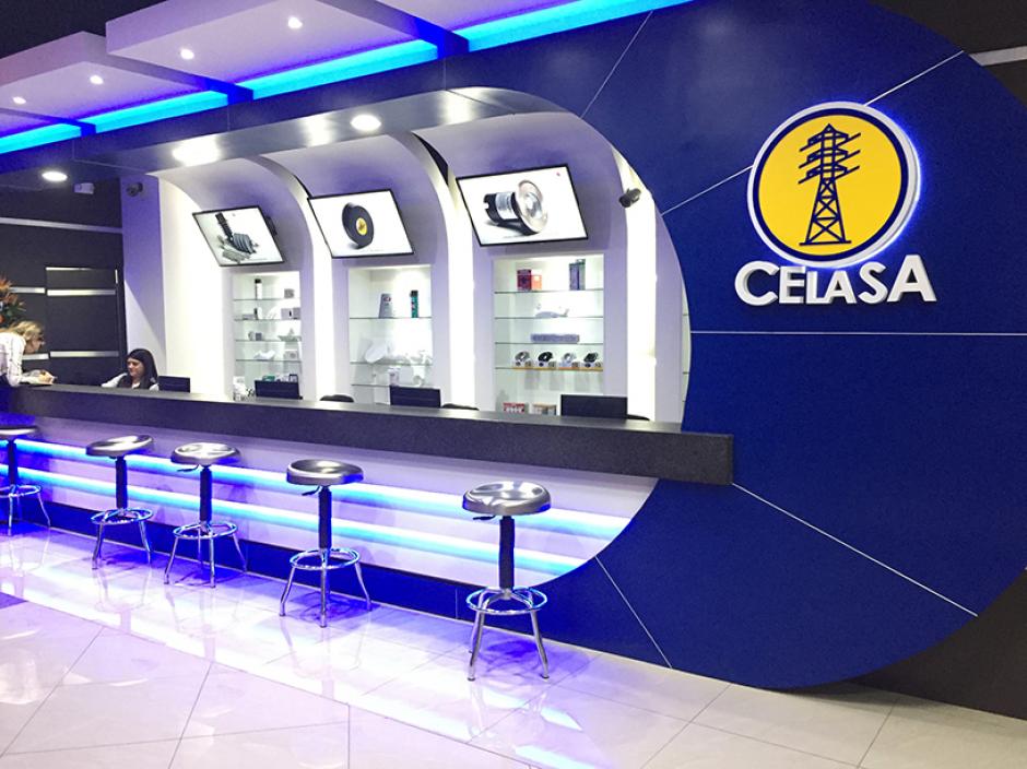 El showroom&nbsp;es un espacio vanguardista con destacados efectos visuales. (Foto: cortes&iacute;a)