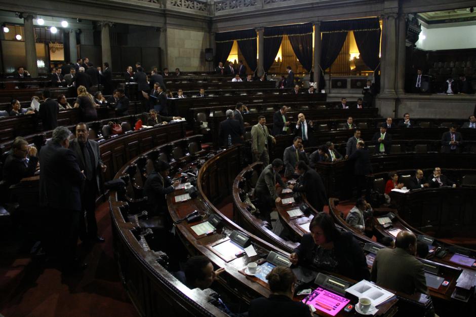 El Congreso aprobó 22 artículos de la Ley de Contrataciones y quedaron pendientes 20. Además se discutieron 5 enmiendas y quedan pendientes 5. (Foto: Alexis Batres/Soy502)