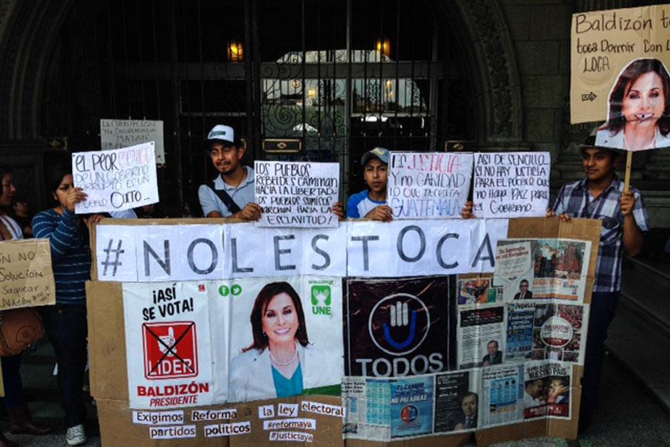 Este s&aacute;bado se cumple un mes de manifestaciones donde miles de guatemaltecos salen a las calles de nuevo para protestar en contra de la corrupci&oacute;n. (Foto: Soy502)