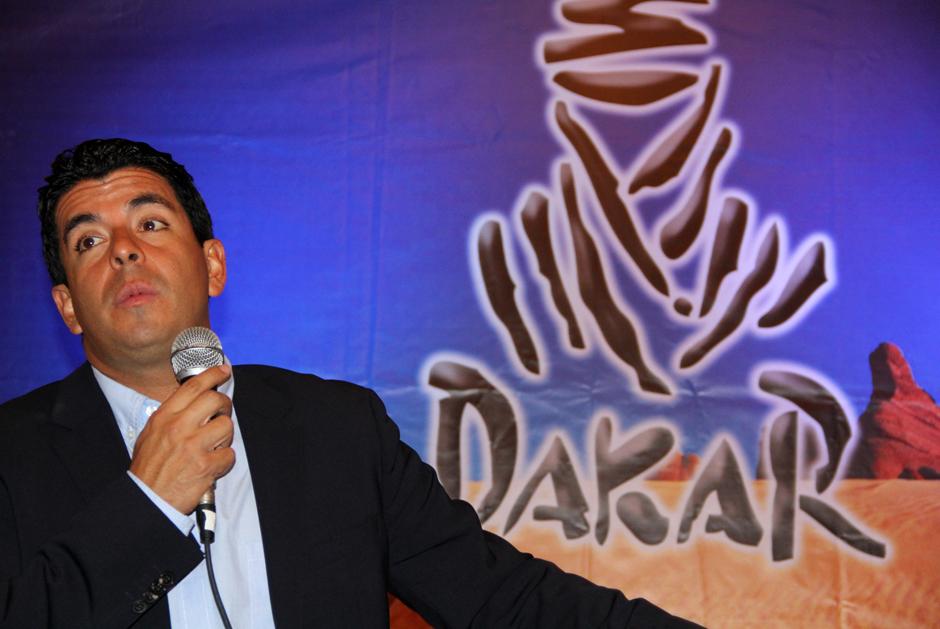 El piloto nacional Francisco Arredondo present&oacute; en conferencia de prensa los detalles de su nueva incursi&oacute;n en el Rally Dakar 2014. (Luis Barrios/Soy502)
