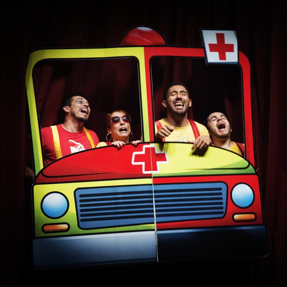Para realizar la obra, Edwin visitó una estación de Bomberos para representar de la mejor manera el estilo de vida que llevan estos servidores públicos en su estación. (Foto: Edwin Ramírez)