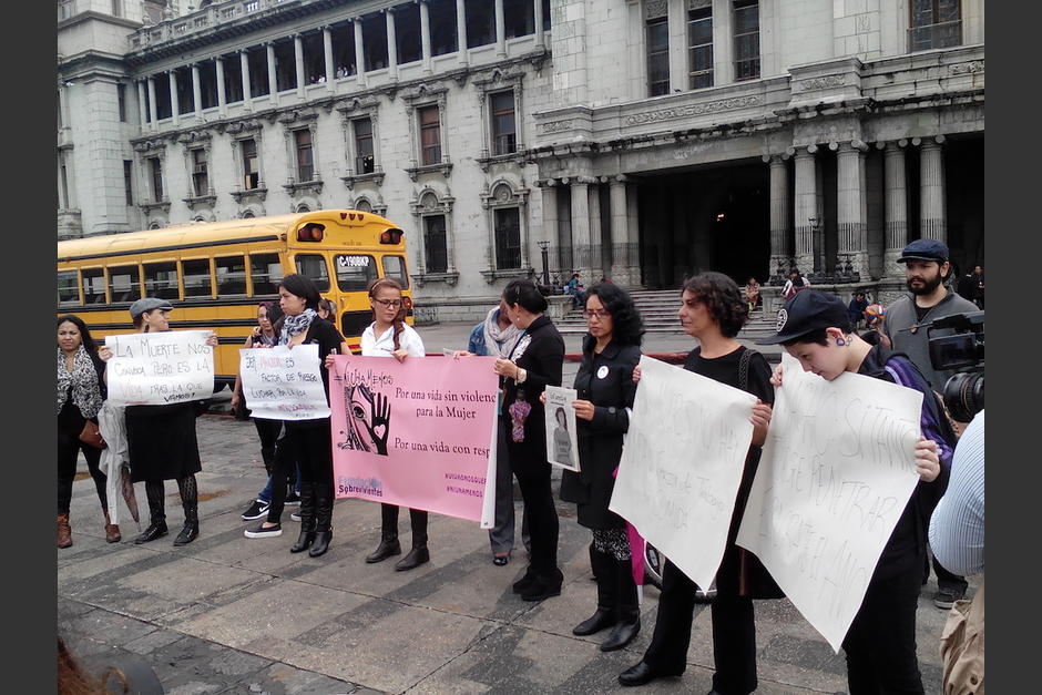 Guatemala se hizo presente en el movimiento #NiUnaMenos iniciado en Argentina. (Foto: Wendy del Cid/Soy502)