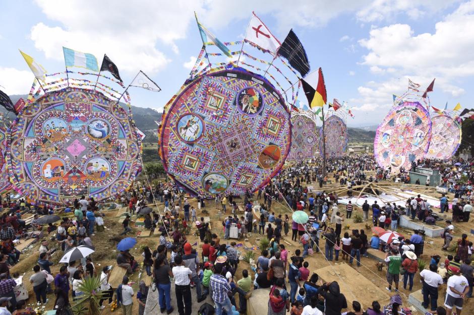 Exponen los tradicionales barriletes del D&iacute;a de Todos los Santos en Sumpango, Sacatep&eacute;quez. (Foto: Alan Lima/ Nuestro Diario)