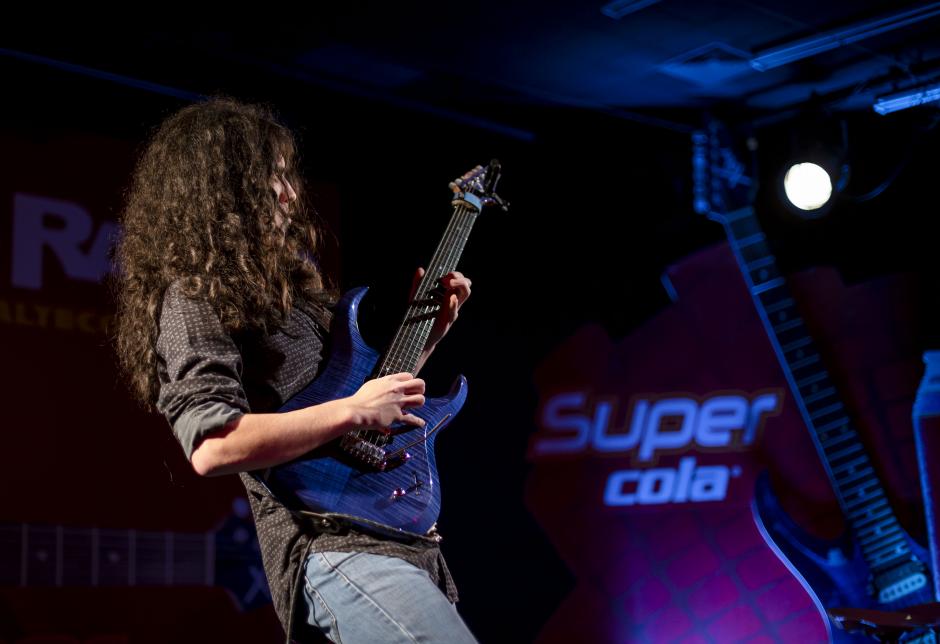 El joven talentoso es uno de los mejores guitarristas de latinoam&eacute;rica.&nbsp;(Foto: George Rojas/Soy502)