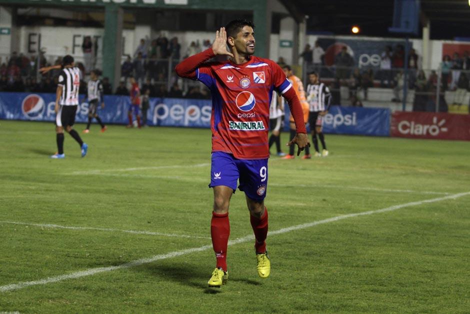 Los goles de Israel Silva tienen a Xelaj&uacute; MC en la cima de la Liga y ahora los quetzaltecos deber&aacute;n enfrentarse a Universidad en un duelo directo por el liderato. (Foto: Nuestro Diario)