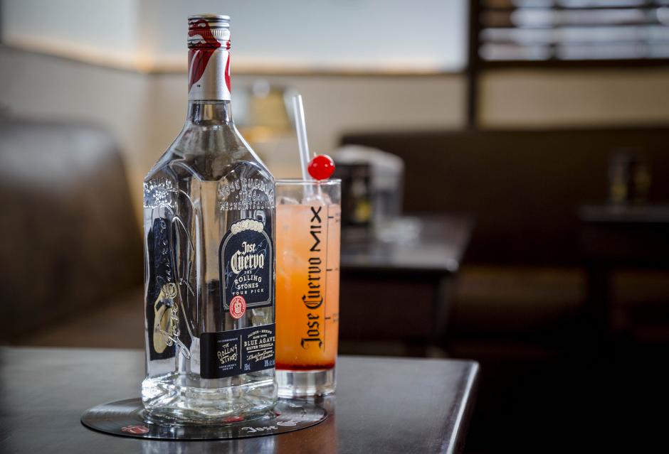 Tequila Jos&eacute; Cuervo The Rolling Stones, la bebida de la m&iacute;tica banda. (Foto: George Rojas/Soy502). 