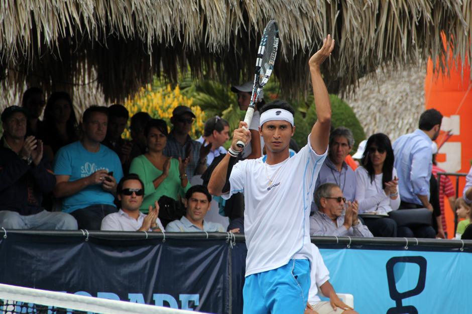 El mejor tenista guatemalteco, Christopher D&iacute;az, sigue haciendo historia y ahora espera acceder al cuadro principal del Abierto Mexicano de Tenis 2014, donde podr&iacute;a enfrentar a Andy Murray o David Ferrer entre otros. (Foto: Luis Barrios/Soy502)