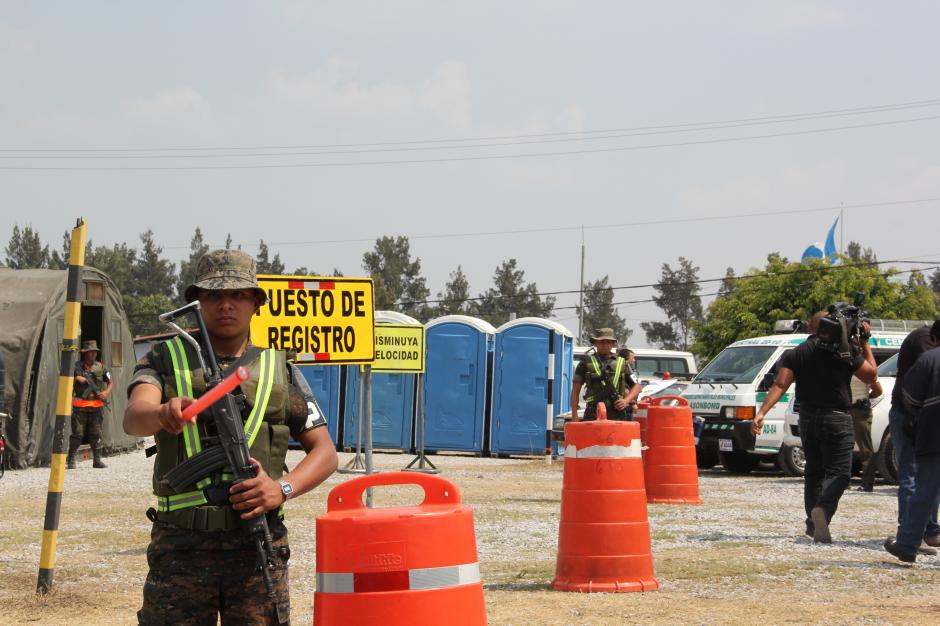El Ej&eacute;rcito, bomberos Voluntarios y Municipales, Provial y la PNC ser&aacute;n las instituciones que brindar&aacute;n su apoyo a los automovilistas en este descanso.&nbsp;(Foto:Fredy Hern&aacute;ndez/Soy502)