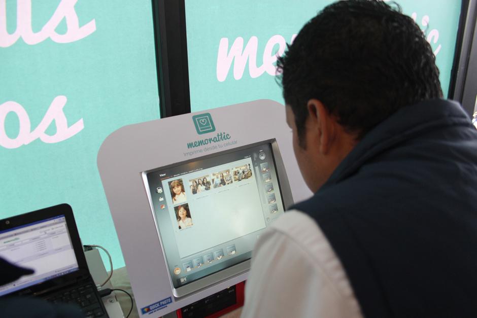 La aplicación Memorattic se puede descargar de Google Play y App Store. (Foto: Alejandro Balan/Soy502)