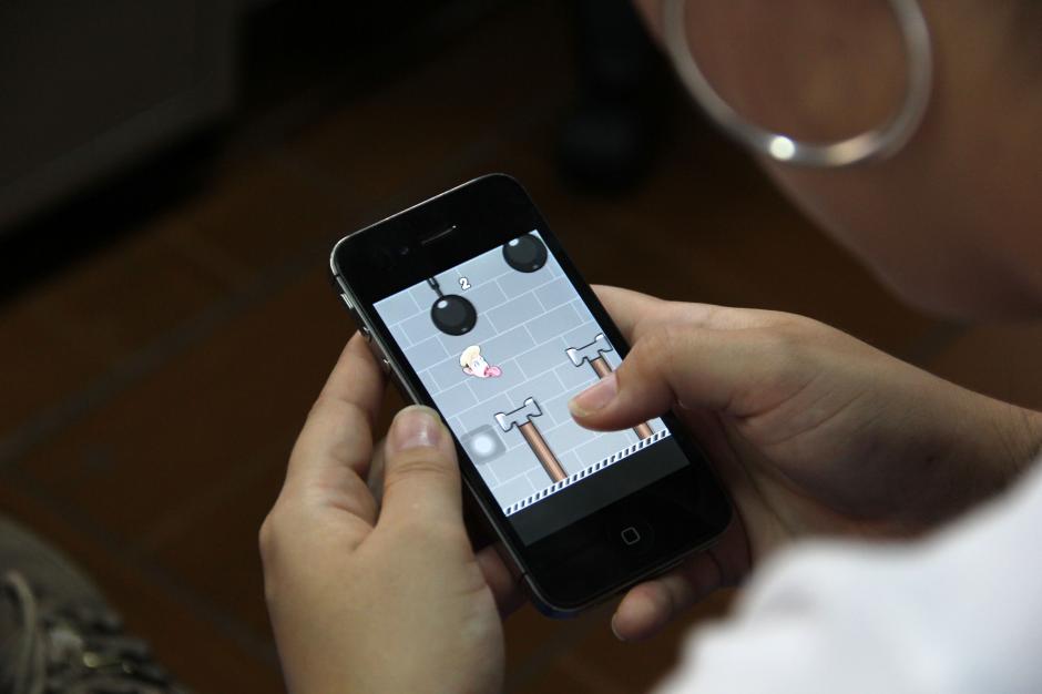 ‘Flying Cyrus’ el videojuego en honor a Miley Cyrus se puede descargar gratis en App Store. (Foto: Esteban biba/Soy502)