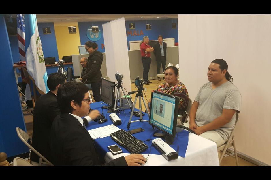 Los migrantes tendr&aacute;n un nuevo reto para poder solicitar estos tr&aacute;mites. (Foto: Archivo/Soy502)