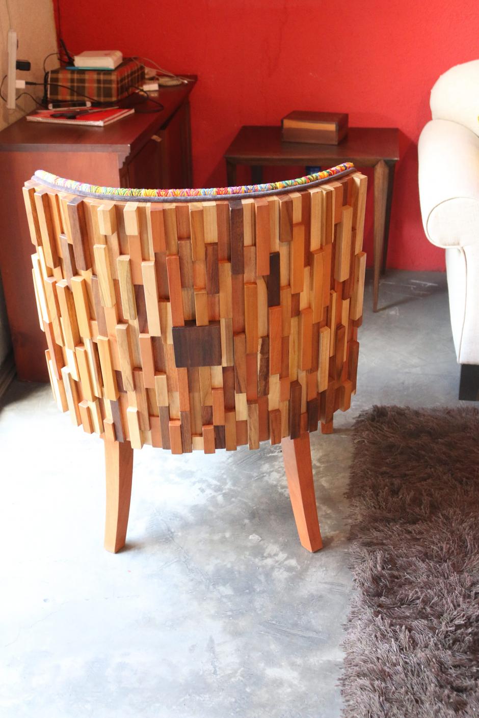 Conoce al sanjuanero que ha logrado vender sus muebles en Europa