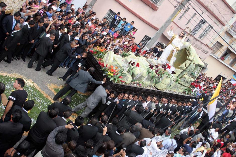El Jes&uacute;s Resucitado recorri&oacute; el Centro Hist&oacute;rico. (Foto: Ra&uacute;l Illescas/Soy502)&nbsp;