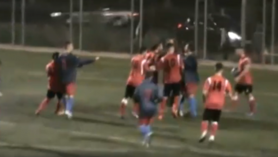 Escandaloso final en partido de Espa&ntilde;a. (Foto: Captura de imagen)