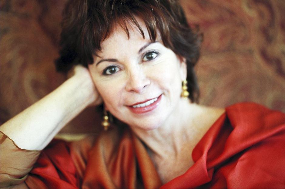 Isabel Allende es autora de grandes Best Sellers y eligi&oacute; a un migrante guatemalteco para su nueva historia. (Foto: Emaze)