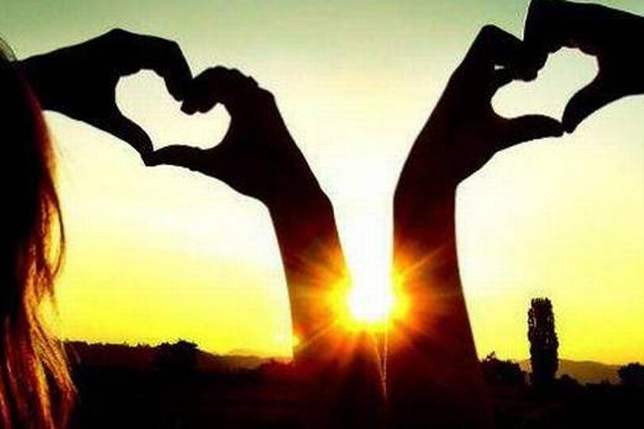 La dopamina y la oxitocina, un neurotransmisor y una hormona asociados con un amor feliz, tienen un efecto antiestr&eacute;s. (Foto: Archivo)