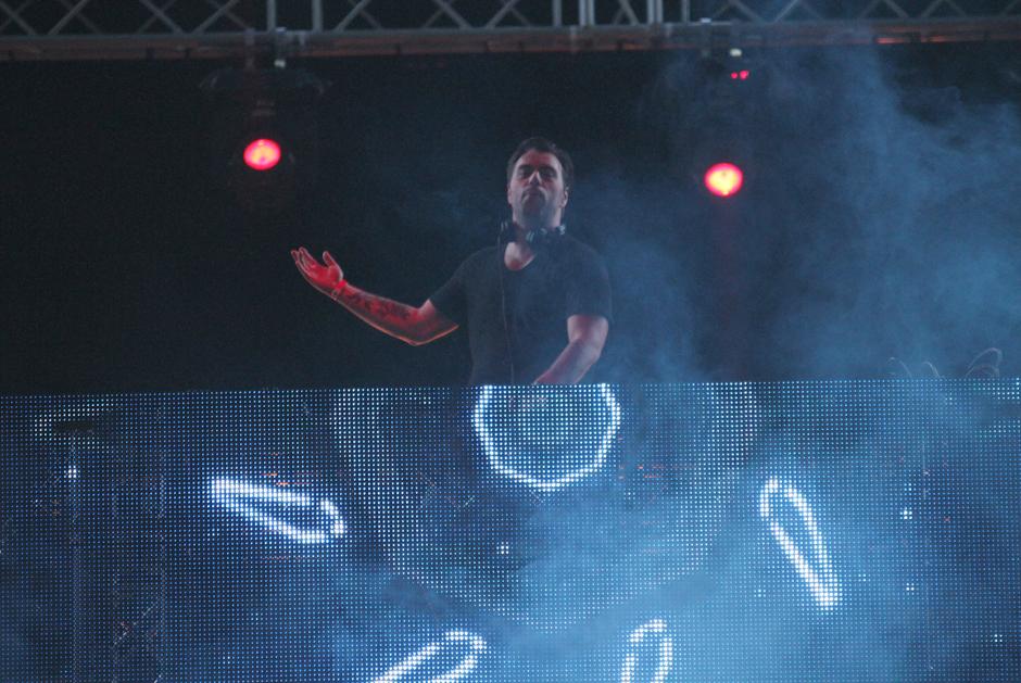 El Dj sueco Sebastian Ingrosso fue sin duda lo mejor de la noche en el Brahva. (Foto: Luis Barrios/Soy502)