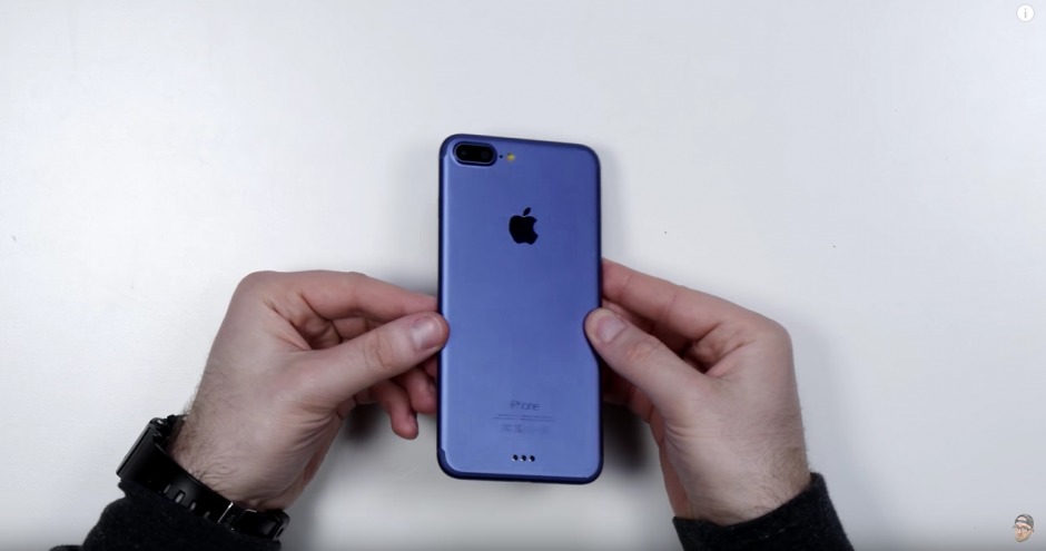 Filtran un video donde se ve el nuevo iPhone 7. (Captura de pantalla: Unbox Therapy/YouTube)