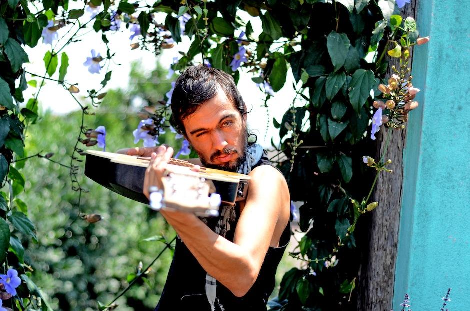 Ishto Juevez presenta su nuevo material titulado "Ele Migrante". (Foto: Esteban Biba/Soy502)&nbsp;