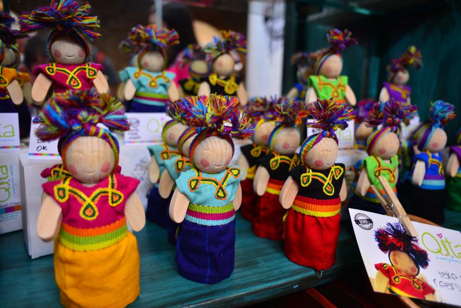 El proyecto Simbi&oacute;tica de Agexport mezcla artistas y artesan&iacute;as (Foto: Jes&uacute;s Alfonso/Soy502)